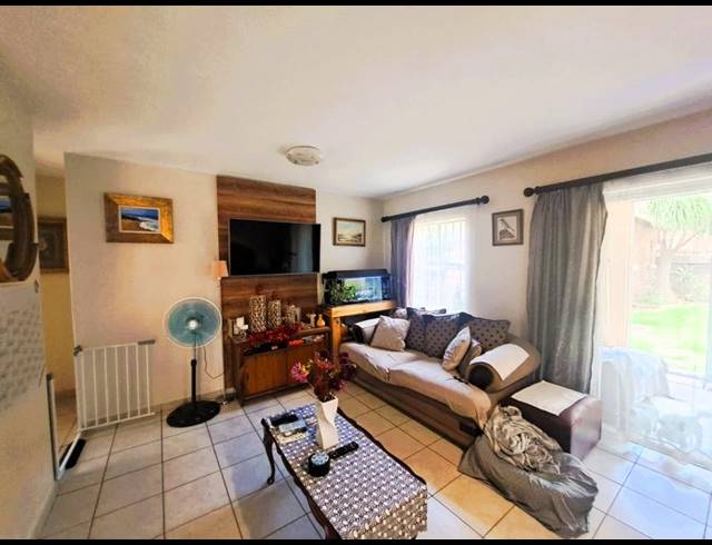 2 BEDROOM APARTMENT FOR SALE IN DIE HOEWES